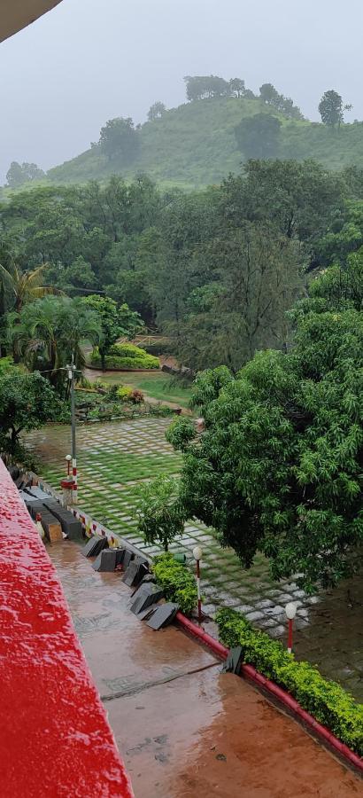 Golden Resort And Farm Nashik Exterior photo